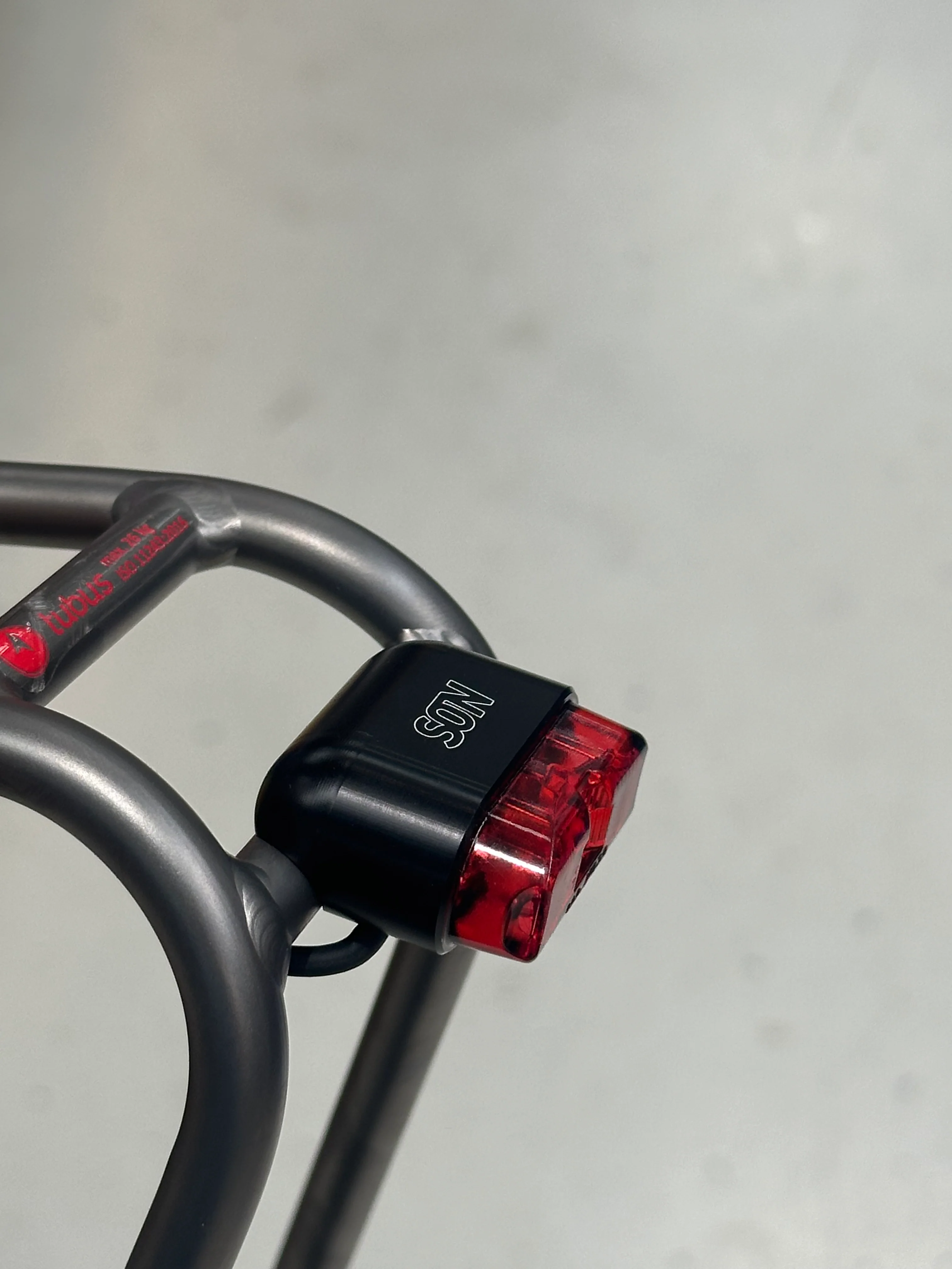 Schmidt SON Rear Light - Rack 10mm Tube Mount - Image 3
